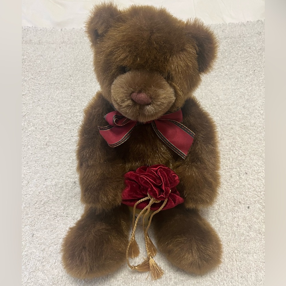 Gund Christmas Teddy Bear with Ribbon and a Red Velvet Present 🎁